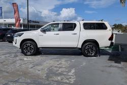 2021 Toyota Hilux SR5