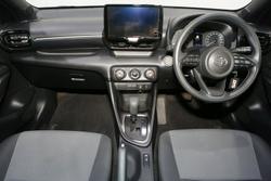 2024 Toyota Yaris Ascent Sport