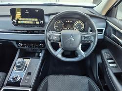 2022 Mitsubishi Outlander LS