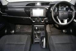 2022 Toyota Hilux SR