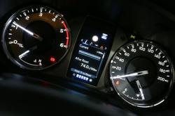 2025 Toyota Hilux SR
