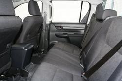 2025 Toyota Hilux SR