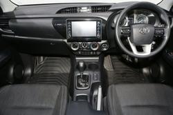 2025 Toyota Hilux SR