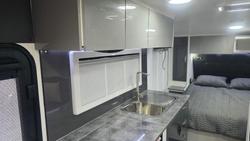 2026 Supreme 1800_R_K1e3_S Classic Tourer 18'