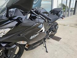 2021 Kawasaki NINJA 400 White