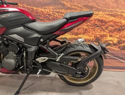 2026 Triumph Trident 800 Trident Red