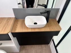 2017 New Age Caravans Oz Classic 23Es2