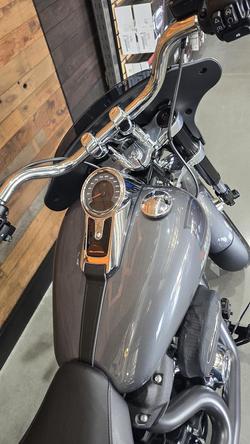 2022 Harley-Davidson Sport Glide 107 (FLSB) Softail Grey