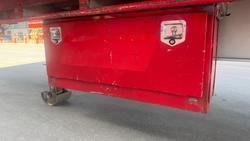 2008 Krueger 22P Drop Deck Red