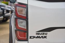 2026 Isuzu D-MAX BLADE MY25.5 4X4 Dual Range Moonstone White
