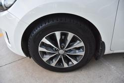 2016 Kia Carnival Platinum YP MY16 Clear White