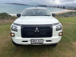 2025 Mitsubishi Triton GLX-R