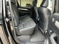 2023 Toyota Hilux SR5
