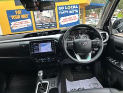 2023 Toyota Hilux SR5