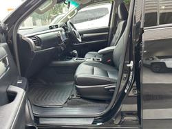 2023 Toyota Hilux SR5