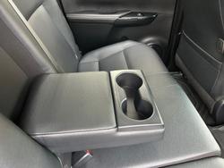 2023 Toyota Hilux SR5