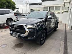2023 Toyota Hilux SR5
