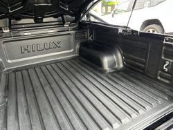 2023 Toyota Hilux SR5