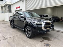 2023 Toyota Hilux SR5
