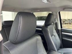 2023 Toyota Hilux SR5