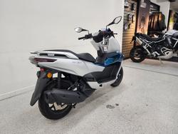2025 CFMOTO 2025 CFMOTO 150CC 150SC Scooter ABS Silver