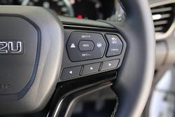 2025 Isuzu D-MAX BLADE