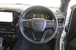 2025 Isuzu D-MAX BLADE