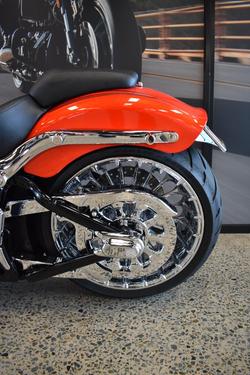 2017 HARLEY-DAVIDSON FXSB SOFTAIL BREAKOUT