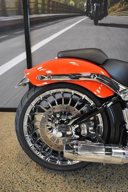 2017 HARLEY-DAVIDSON FXSB SOFTAIL BREAKOUT