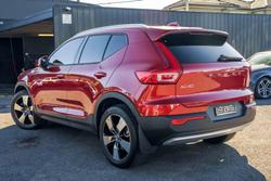 2019 Volvo XC40 T4 Momentum