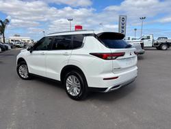 2023 Mitsubishi Outlander LS