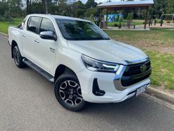 2022 Toyota Hilux SR5