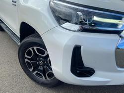 2022 Toyota Hilux SR5