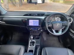 2022 Toyota Hilux SR5