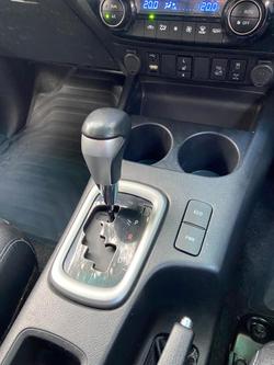 2022 Toyota Hilux SR5