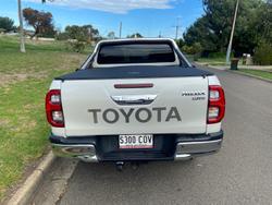 2022 Toyota Hilux SR5