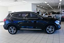 2023 MG HS Essence