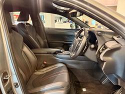 2022 Lexus UX 250h F Sport