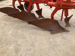 Kuhn Vari-Master 150 Reversable Plough