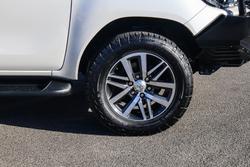 2016 Toyota Hilux SR5