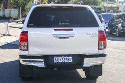 2016 Toyota Hilux SR5