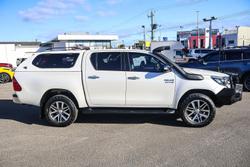 2016 Toyota Hilux SR5