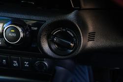 2016 Toyota Hilux SR5