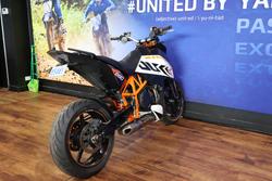2010 Ktm 690 DUKE R White
