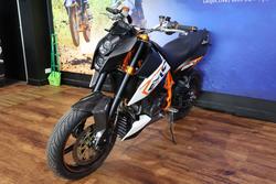 2010 Ktm 690 DUKE R White