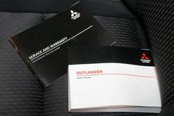 2023 Mitsubishi Outlander ES