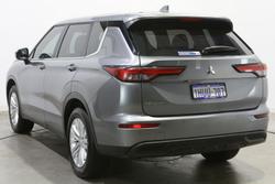 2023 Mitsubishi Outlander ES