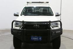 2021 Toyota Hilux SR5