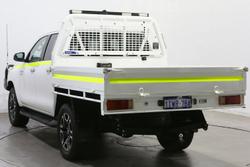 2021 Toyota Hilux SR5