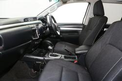 2021 Toyota Hilux SR5